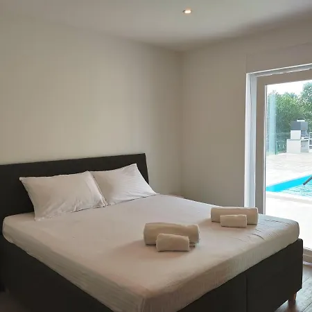 Mare E Monti With Heated Pool Villa *