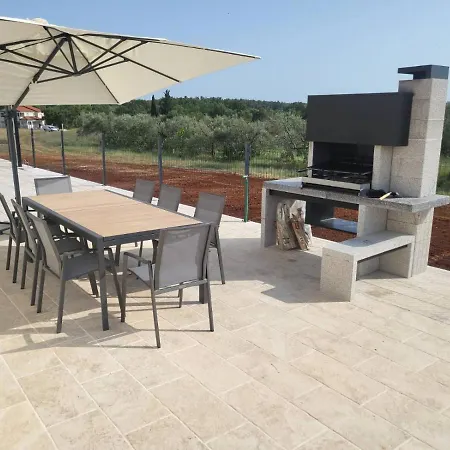 Villa Mare E Monti With Heated Pool