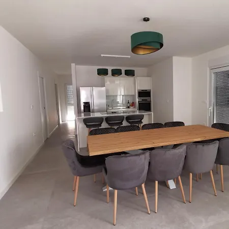 Mare E Monti With Heated Pool Villa Umag